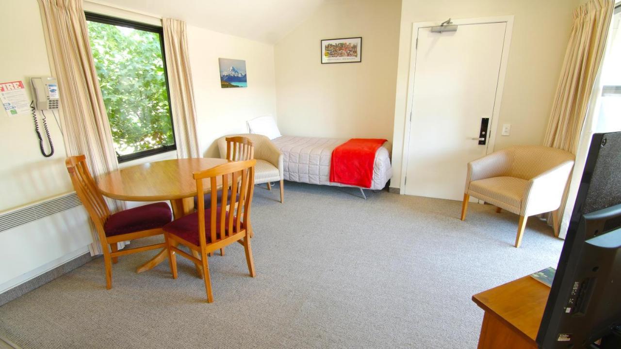 Country Glen Lodge Christchurch Bagian luar foto