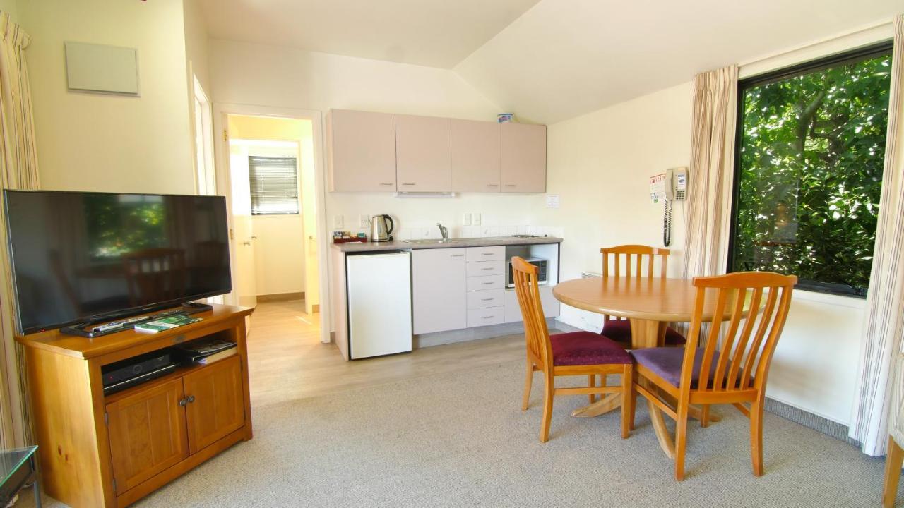 Country Glen Lodge Christchurch Bagian luar foto