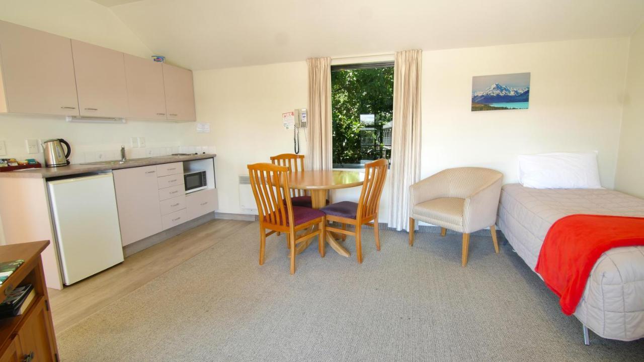 Country Glen Lodge Christchurch Bagian luar foto