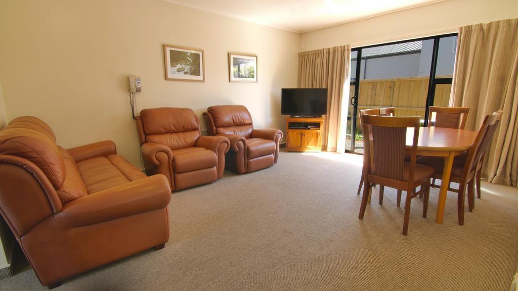 Country Glen Lodge Christchurch Bagian luar foto