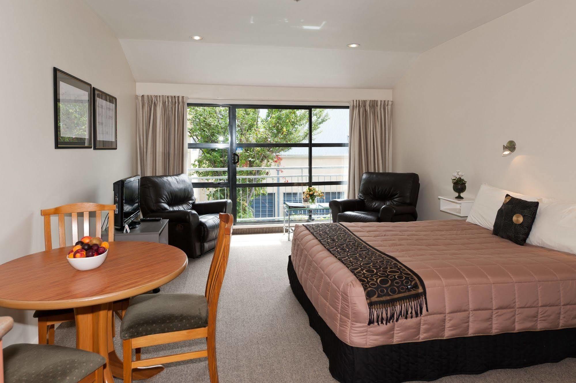 Country Glen Lodge Christchurch Bagian luar foto